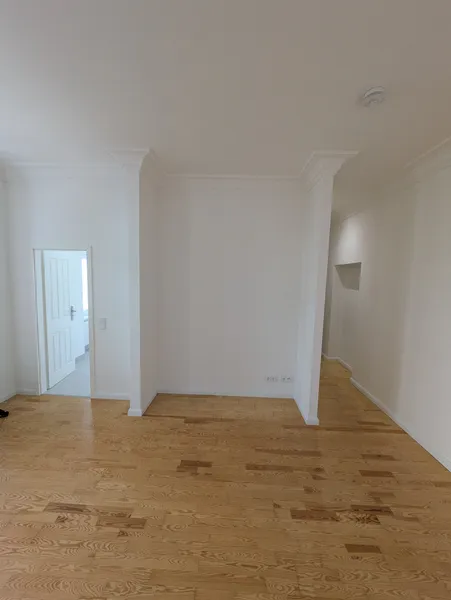 Helle 2-Zimmer Altbauwohnung im grünen Pankow zu vermieten! — photo 1